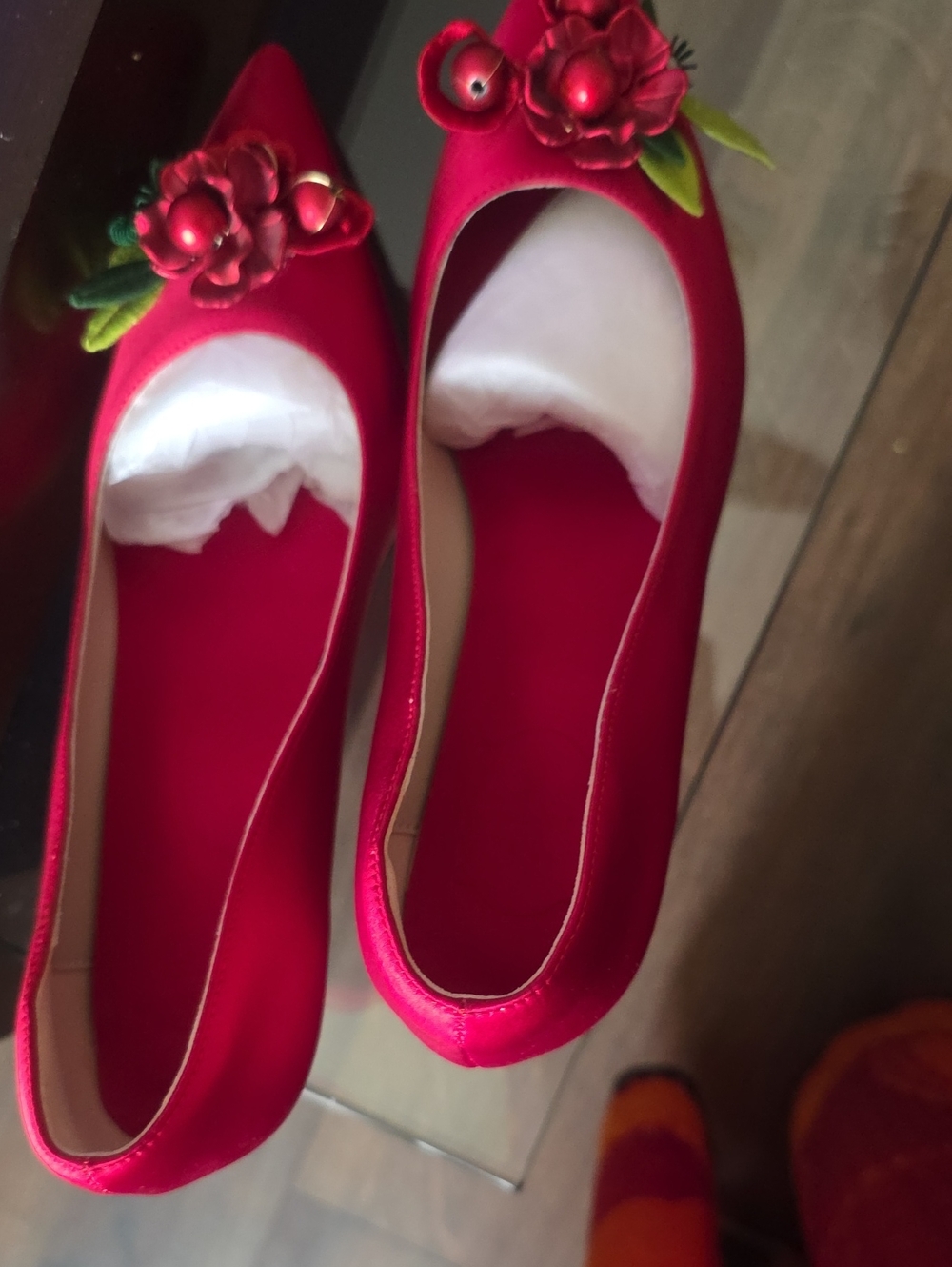 Red Floral Pointed-Toe Women's Flats